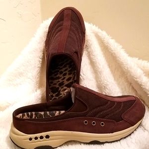 Nwt estravel time dark brown suede